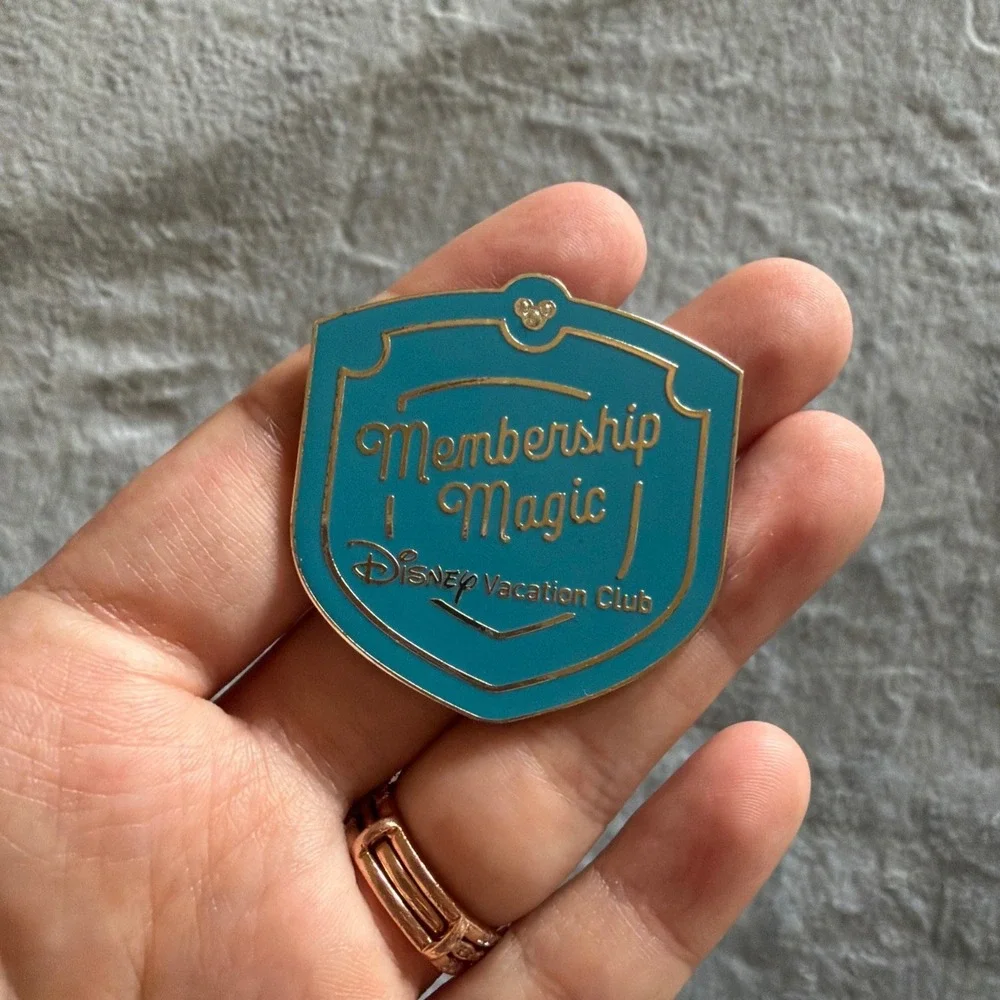 Disney Vacation Club DVC Membership Magic Member Trading Pin - B788